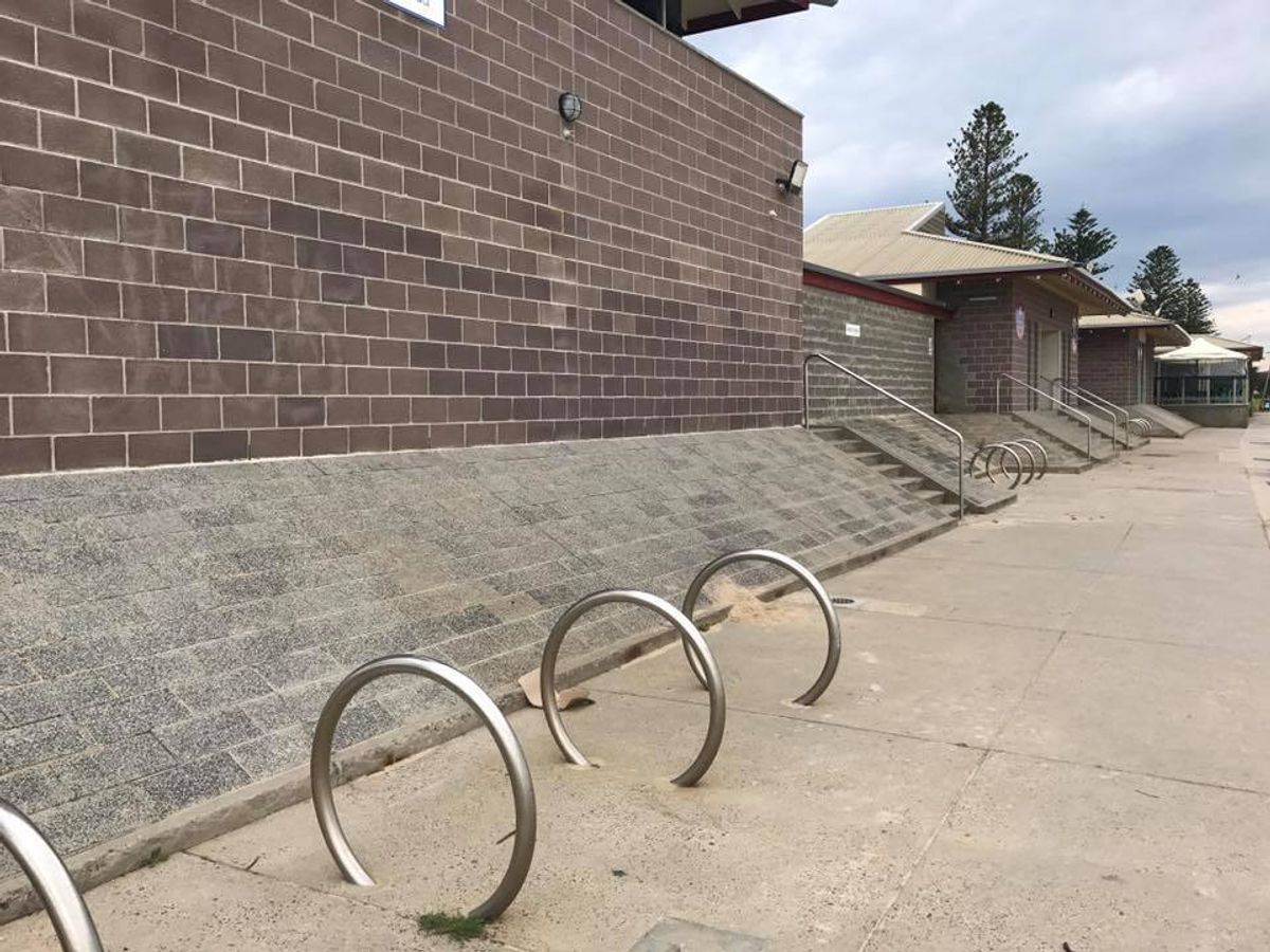 Elwood Beach Banks skate spot