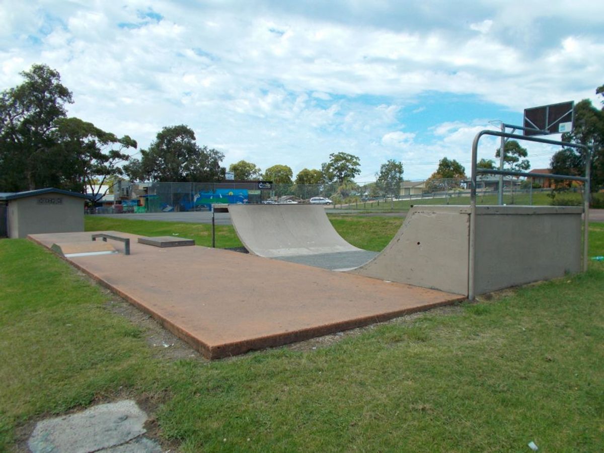 Halekulani Mini Ramp skatepark