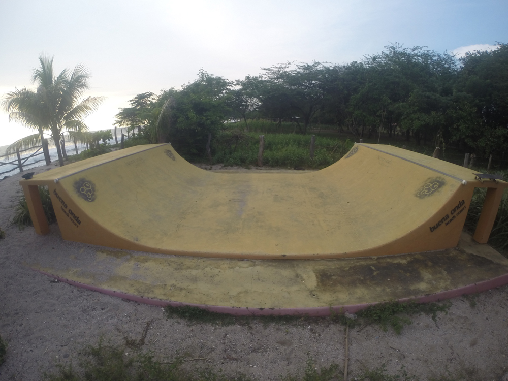 Buena Onda Beach Miniramp