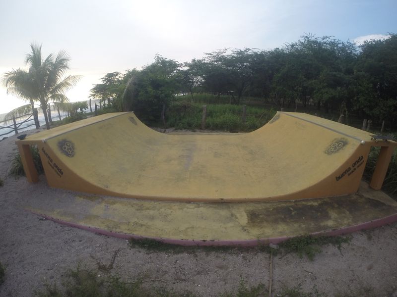 Buena Onda Beach Miniramp