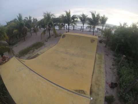Buena Onda Beach Miniramp photo 3