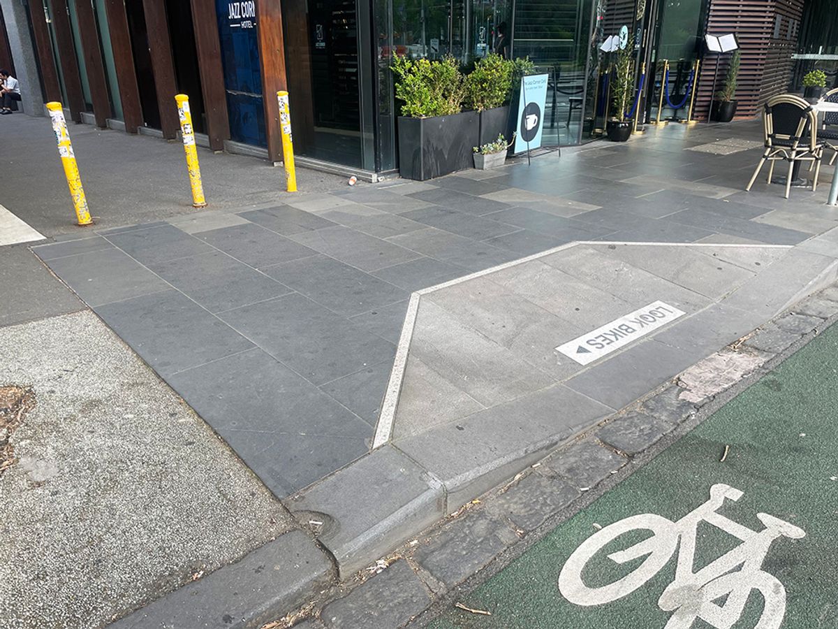 William St Kicker skate spot