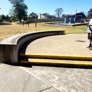 California Curved Ledge 