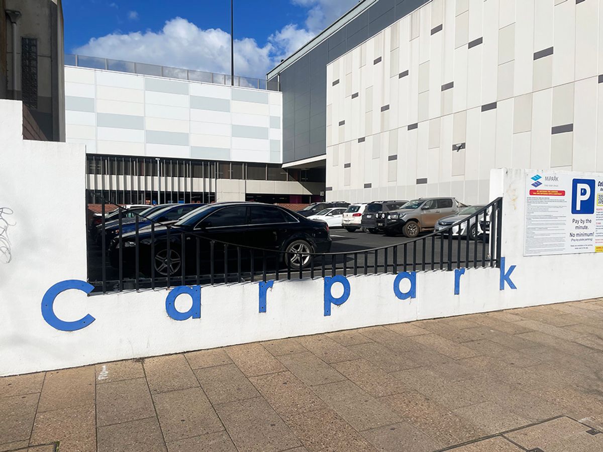 Carpark Rail skate spot