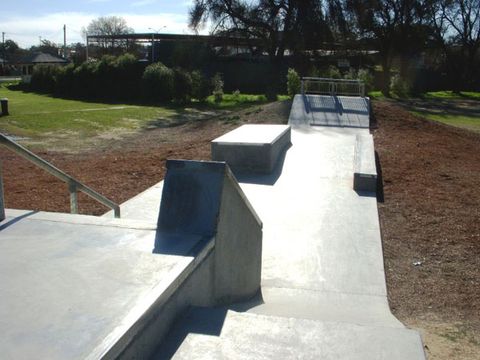 Castlemaine Skatepark photo 9