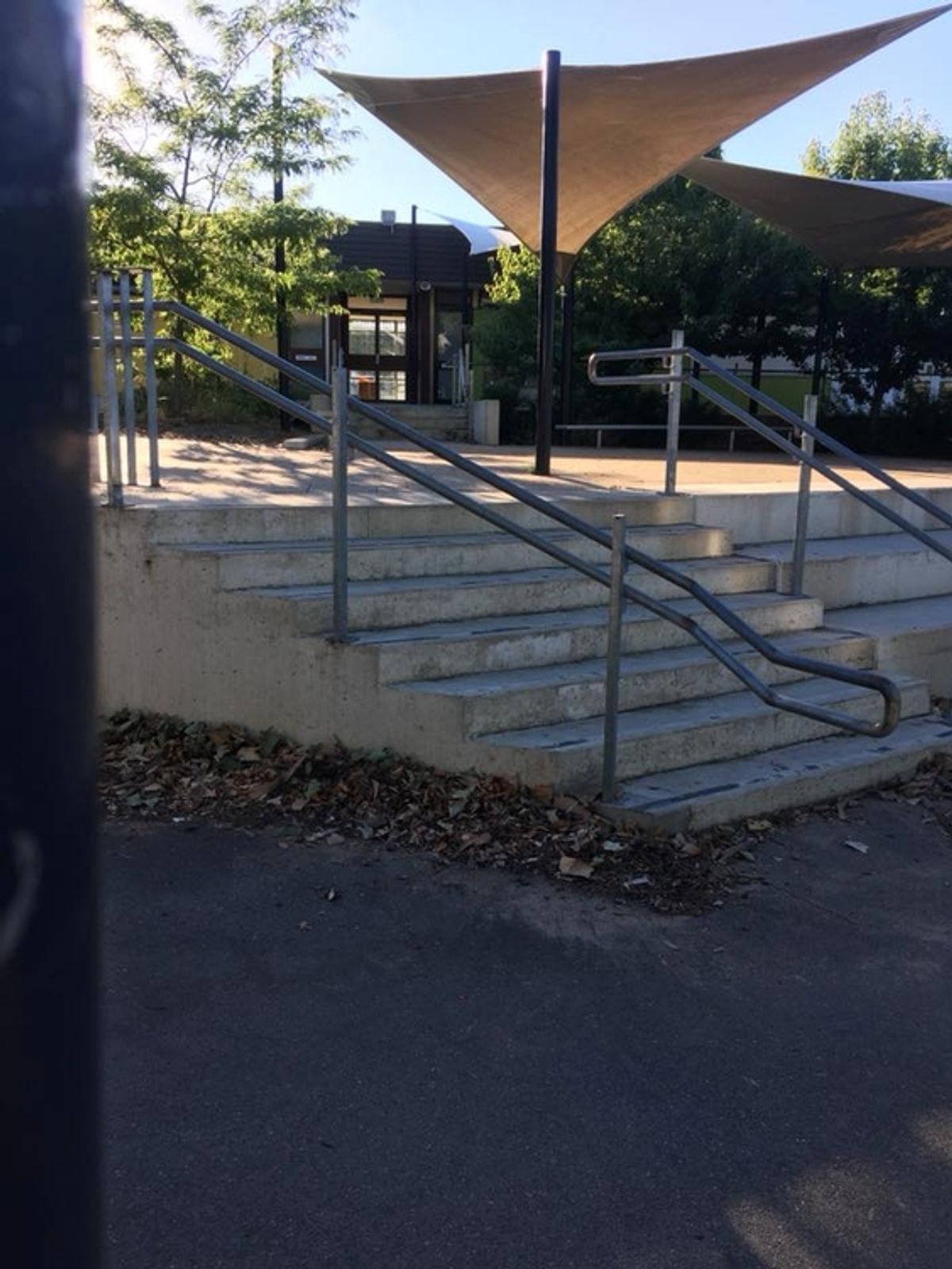 Waramanga Overrail skate spot