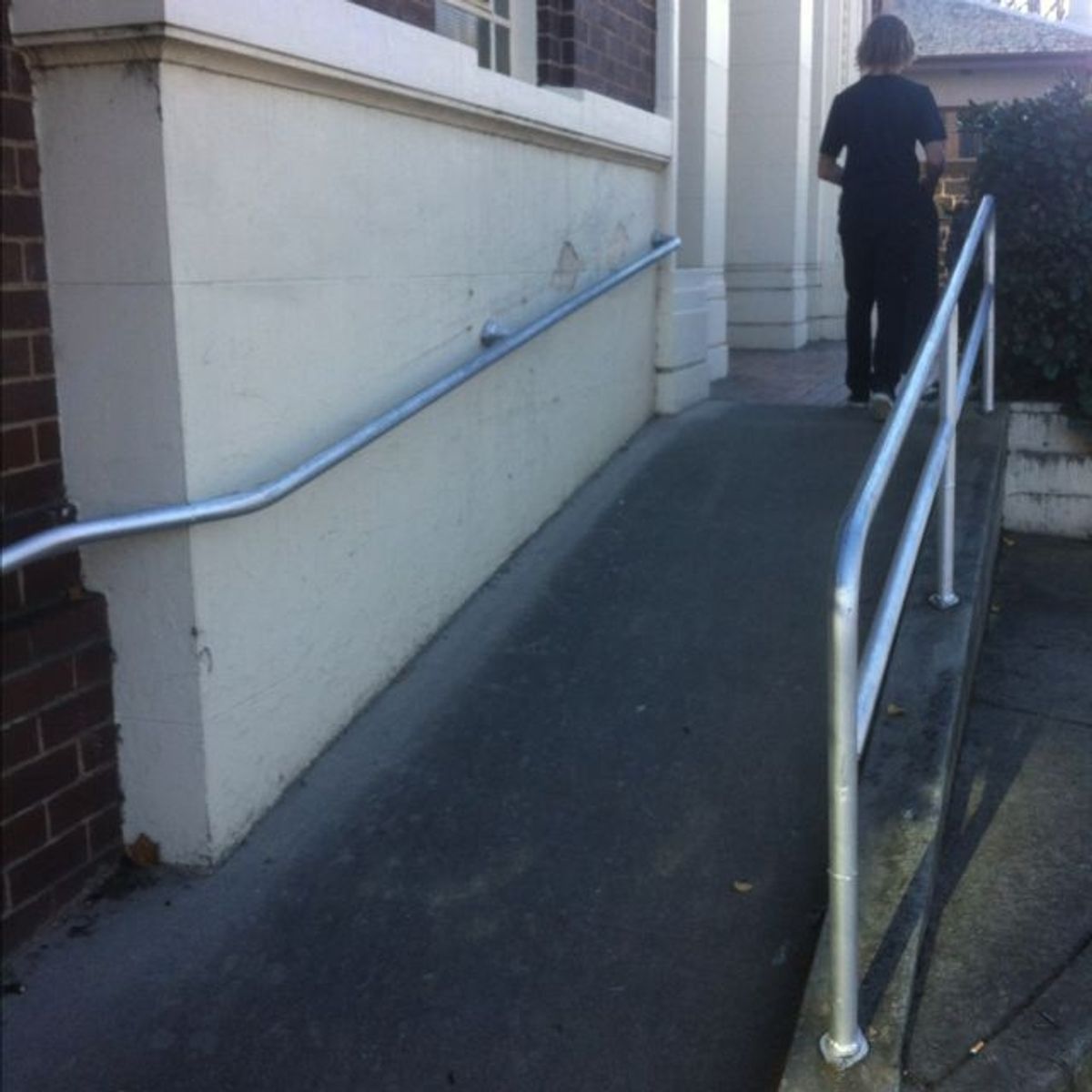 310 wall rail skate spot