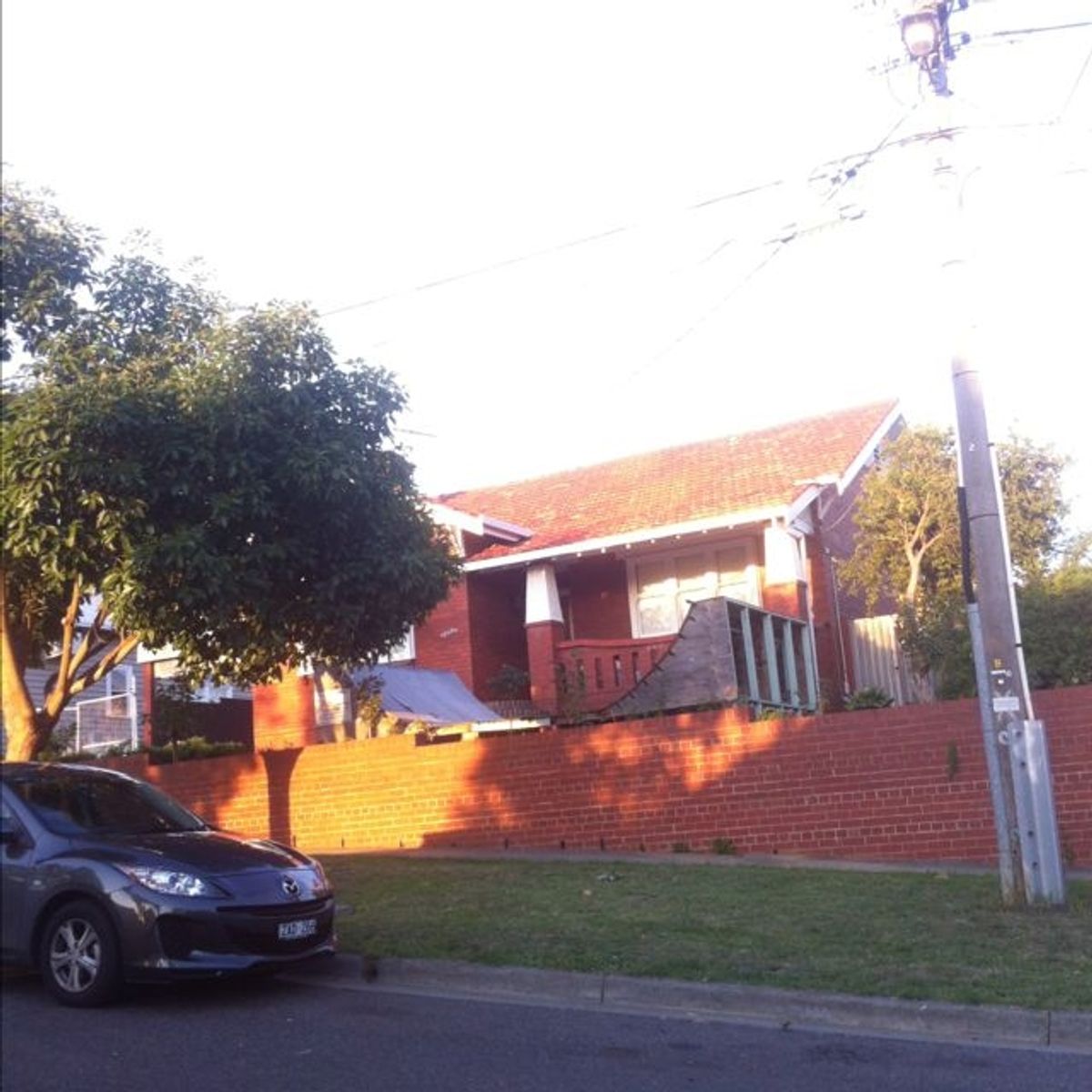 House ramp skate spot