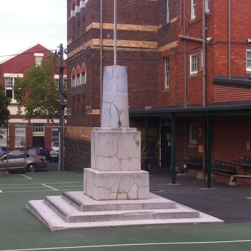 Statue ledge