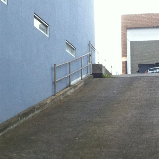 Port Melbs ledge to rail