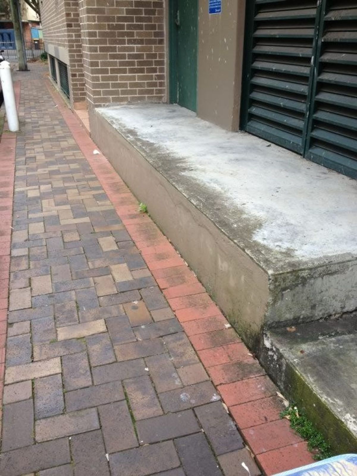 Dangar pl ledge skate spot