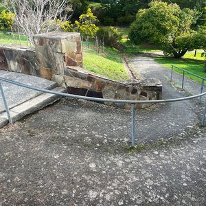 Central Springs Rail 