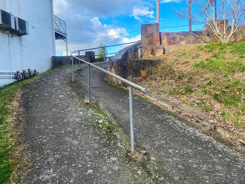 Central Springs Rail 