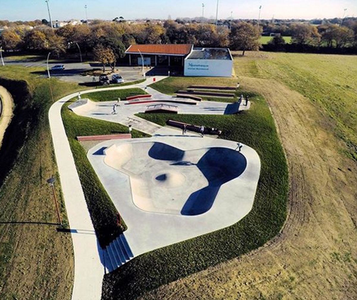 Chateau d Ollone Skatepark
