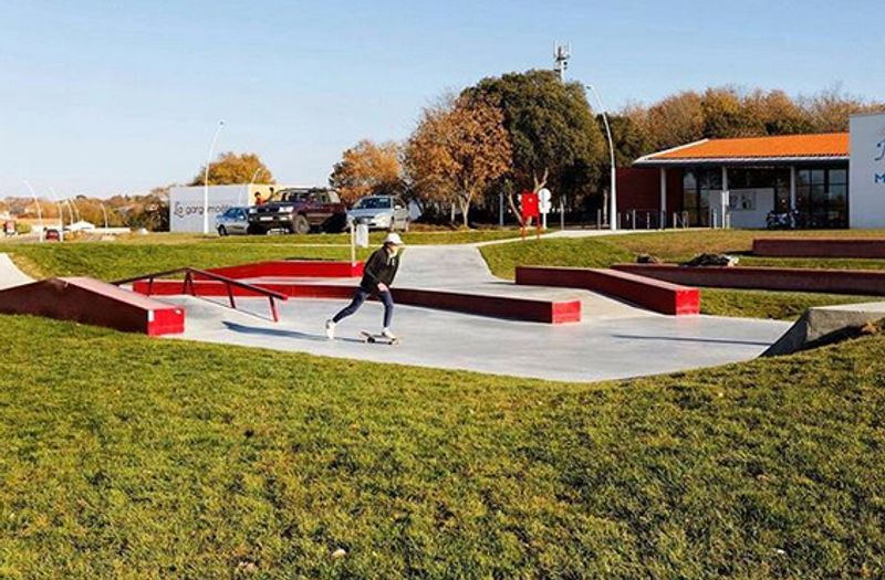 Chateau d Ollone Skatepark