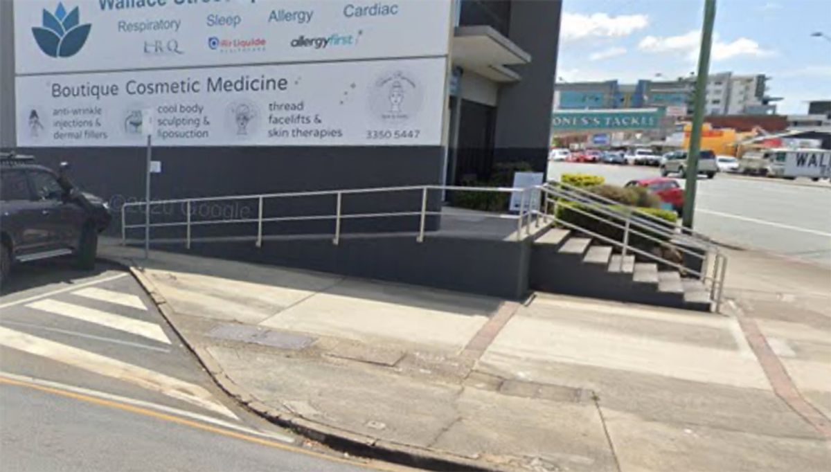 Specialist Overrail skate spot