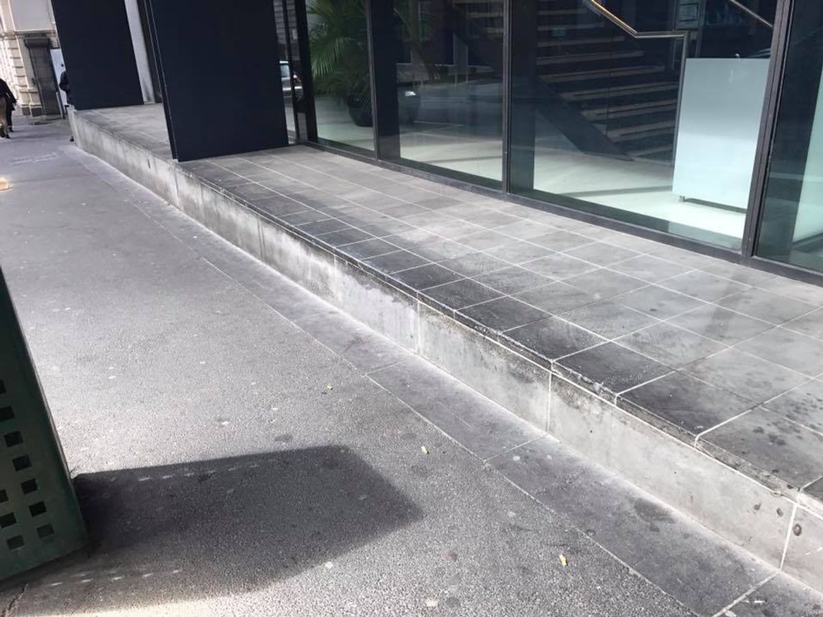 Children's Court Ledge skate spot