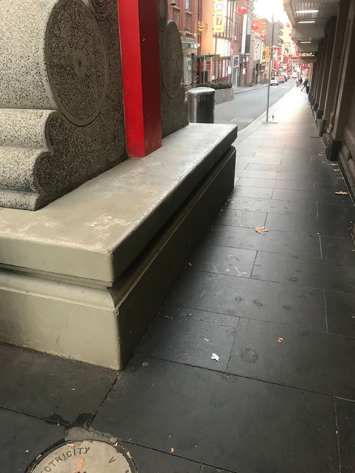 China Town Ledge 1 skate spot