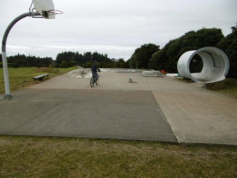 Clarks Beach Skatepark photo 3