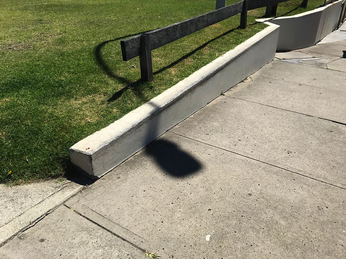 Surf Club Ledge skate spot