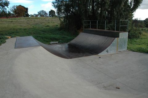 Clunes Skatepark photo 6