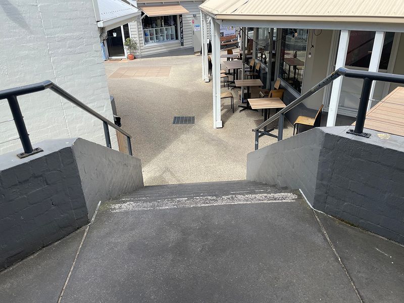 Costal Advice Rail