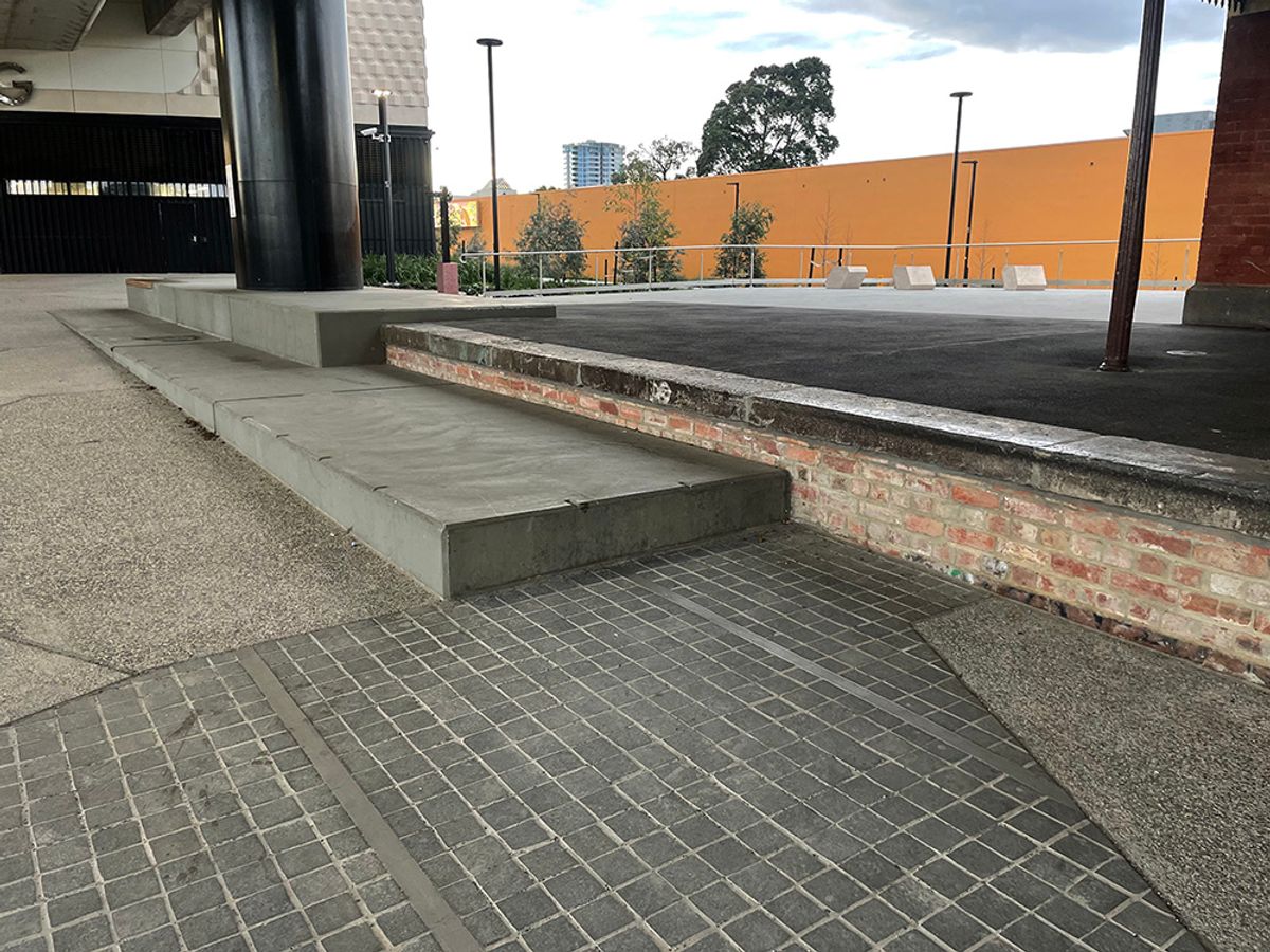 Coburg Out Ledge skate spot