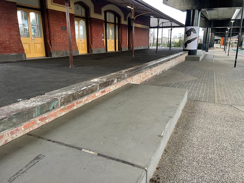 Coburg Out Ledge