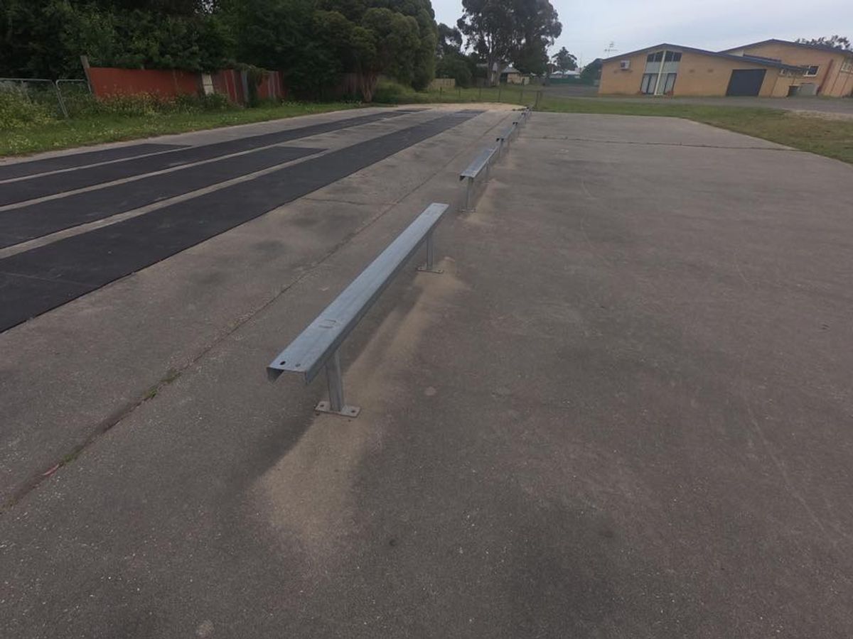 Colac Benches skate spot