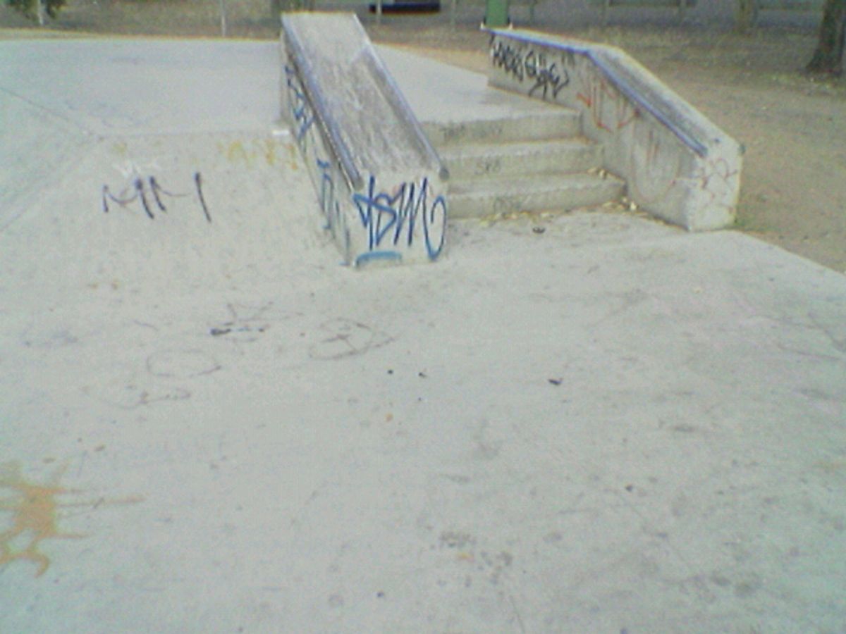Collingwood Park Bowl skatepark
