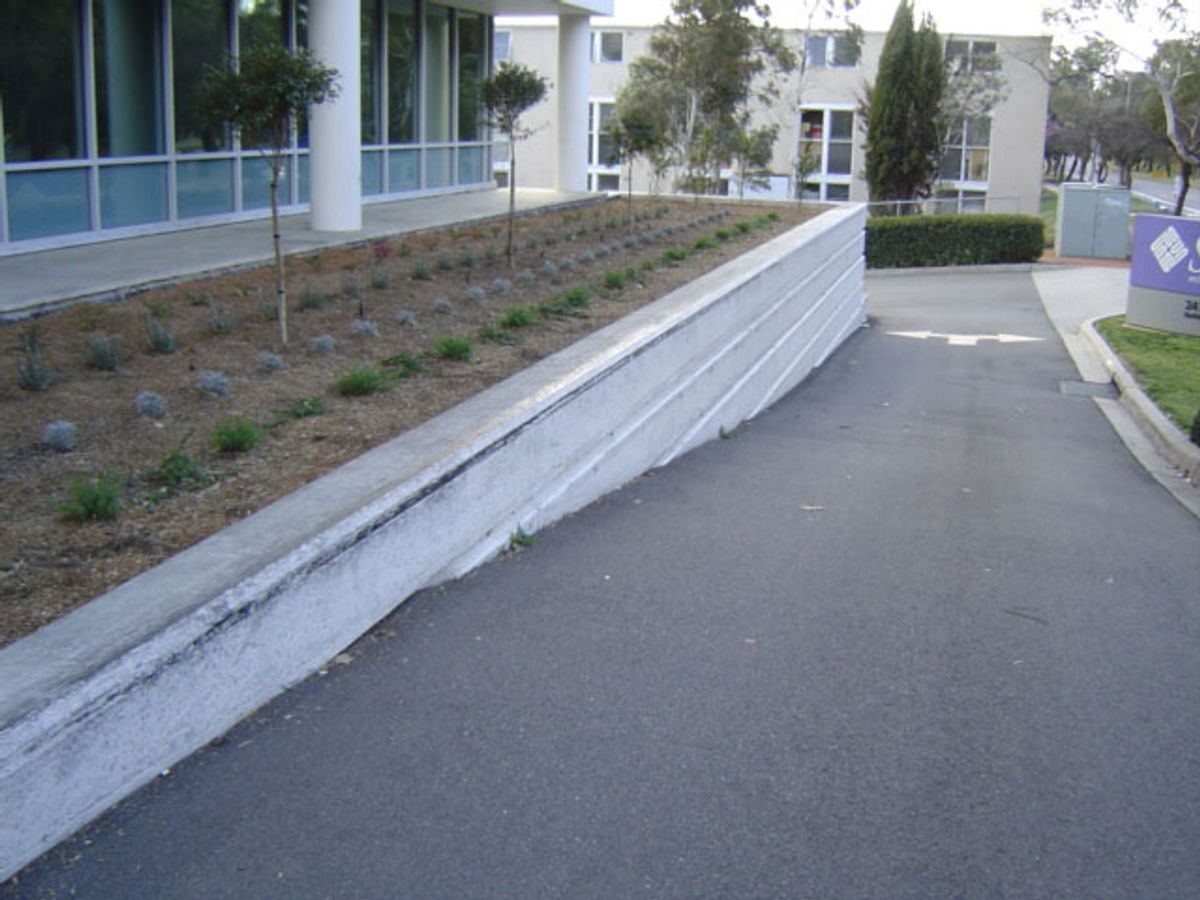 Construciton Association Ledge skate spot