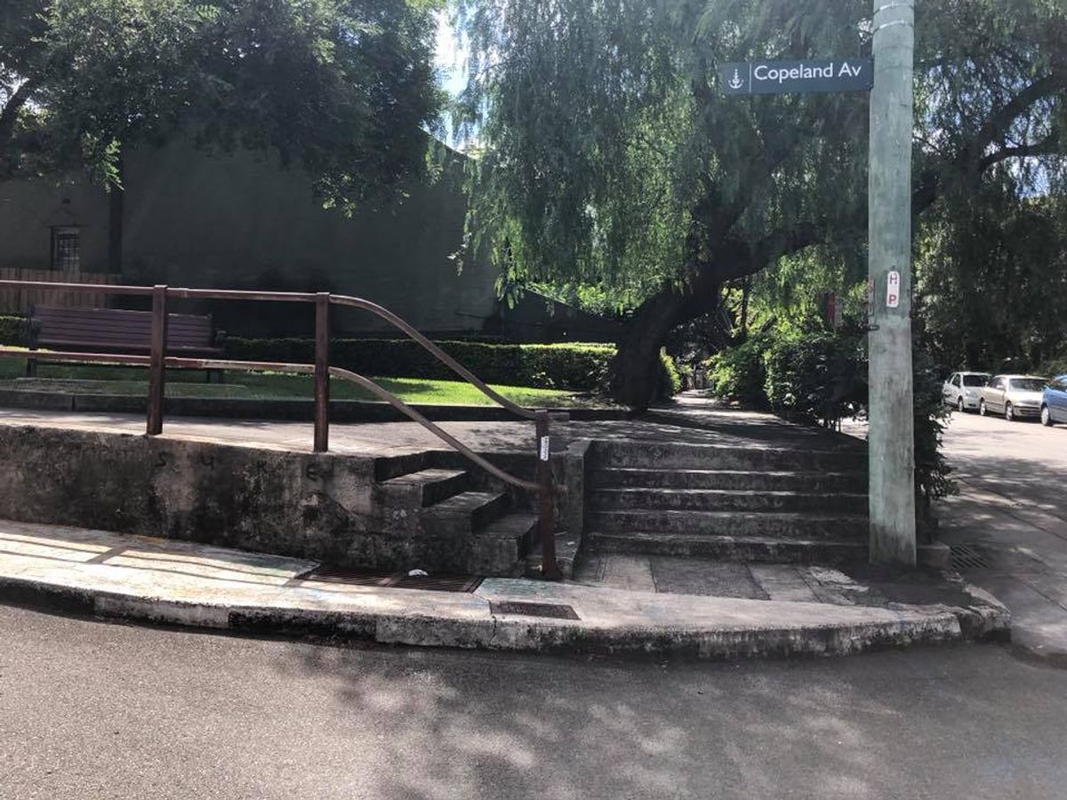 MacDonaldTown Overrail skate spot