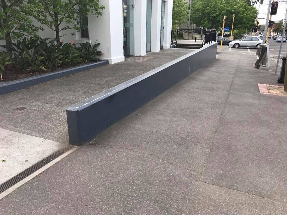 Courthouse Boardslide skate spot
