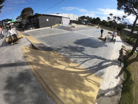 Cowes Skatepark photo 3
