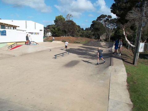 Cowes Old Skatepark photo 6