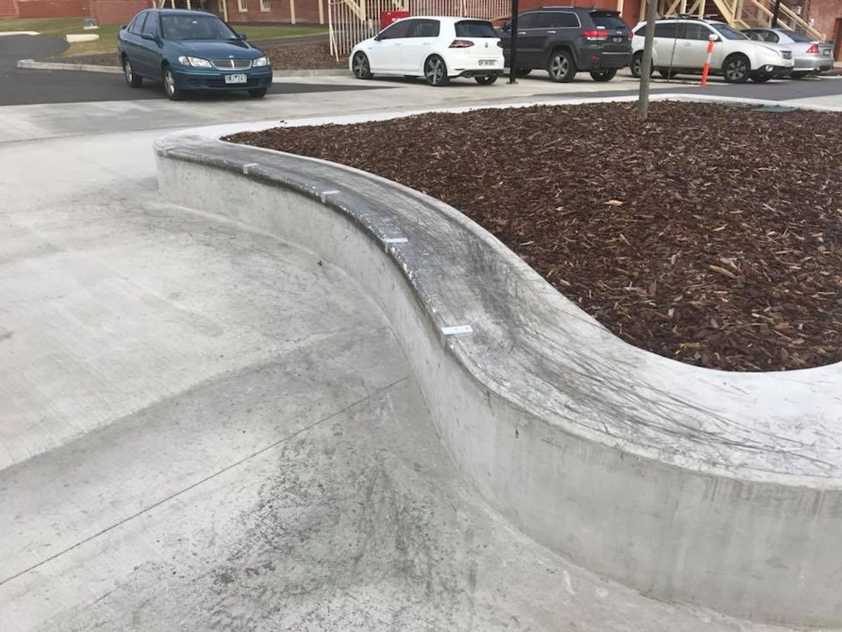 Cricket Oz Ledge skate spot