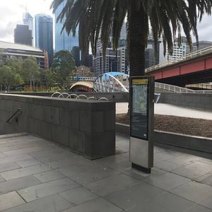 Crown Sign