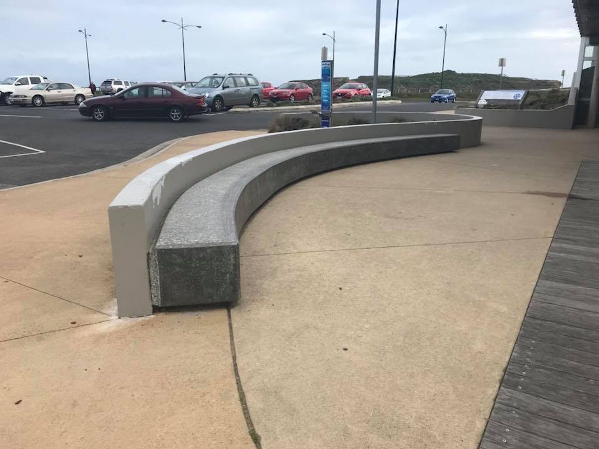 Pavillion Curved Double Ledge skate spot