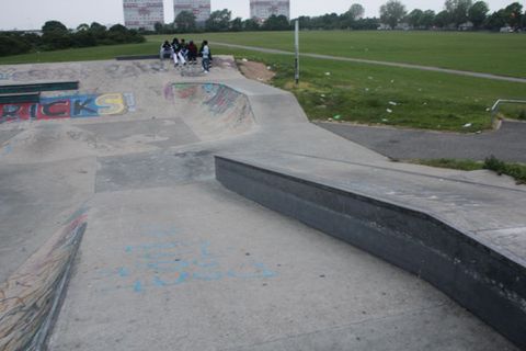 Dagenham photo 3