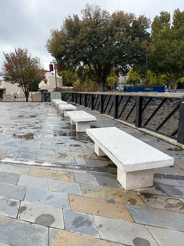 Yi Yuan Benches