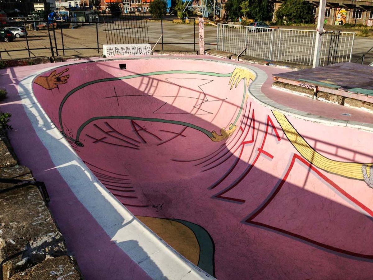 Dam Pink Pool skatepark