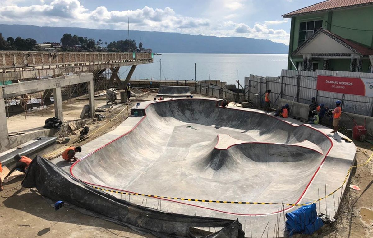Danau Toba Bowl skatepark