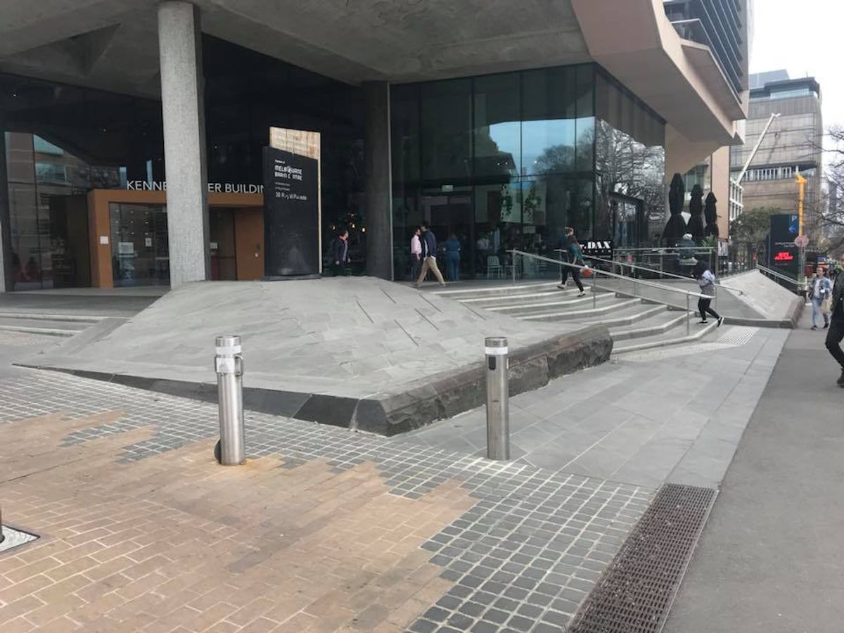 Dax Bank skate spot