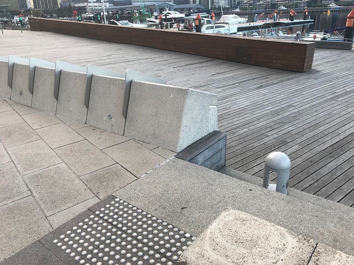 Stairs Kicker skate spot