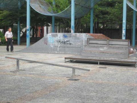 Dongdaemun Skatepark photo 2