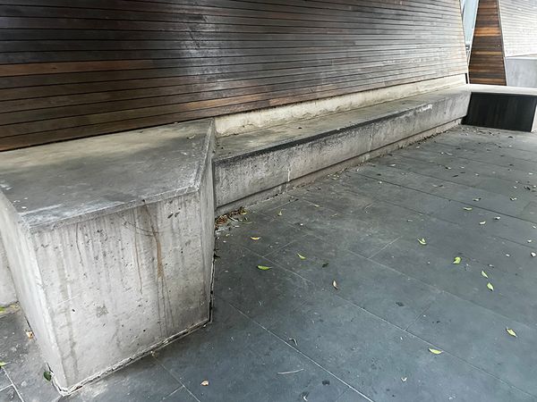 Corner Ledge