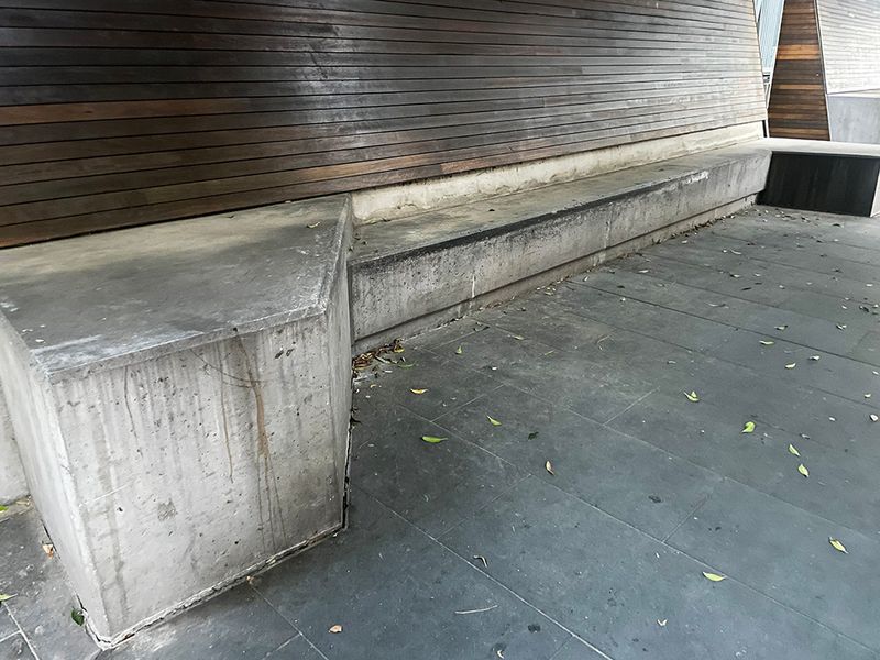 Corner Ledge 