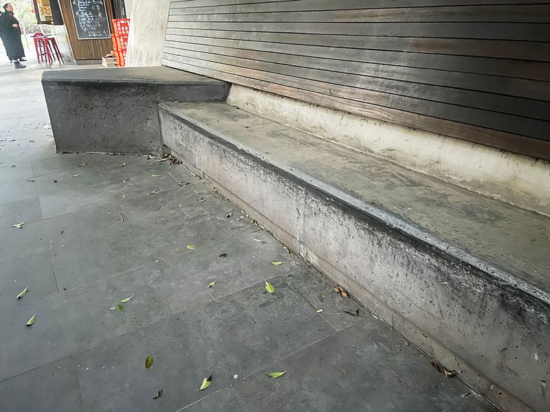 Corner Ledge 