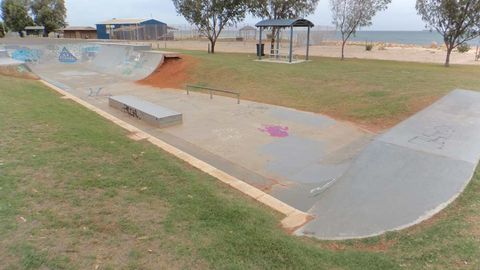 Drummond Cove Bowl photo 3
