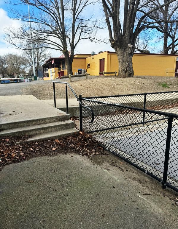 Eastern Oval Rail